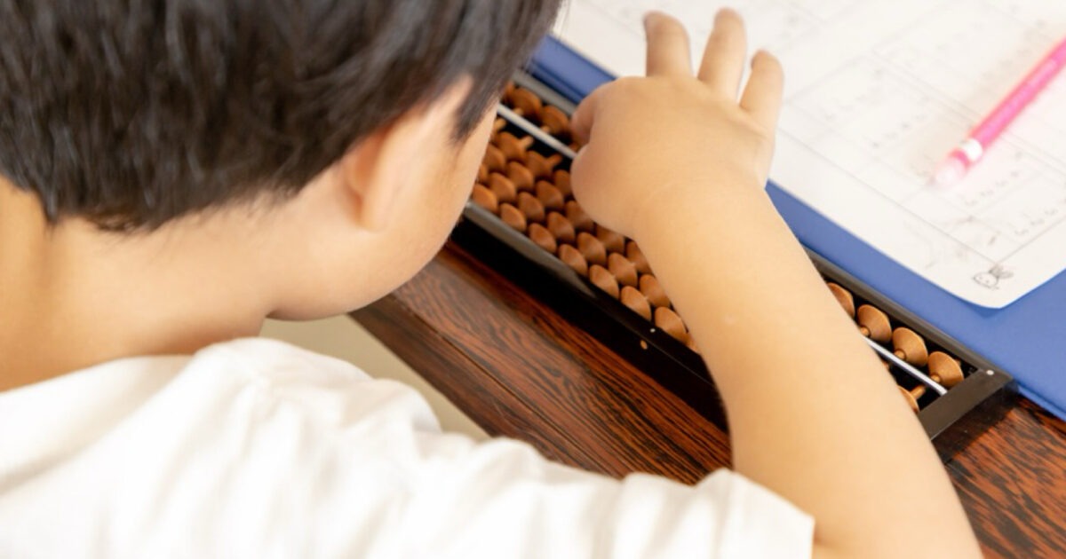 「やらせておけばよかった」と後悔しないために。今こそ始めるそろばん学習||Clover Hill府中の子供向け人気カルチャーキッズそろばん教室 13 phonto 25