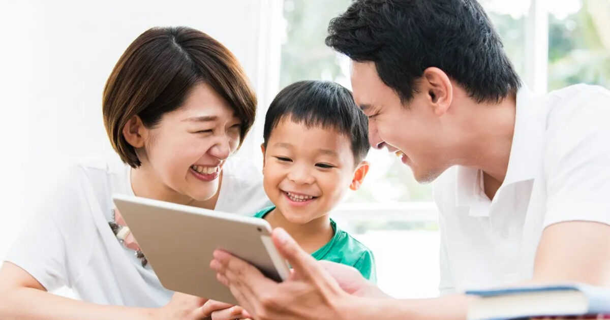 phonto 【公式】教育複合施設CloverHill府中 | 総合教育型民間学童保育・認可外保育・多彩な習い事|紙のドリルとどっちが良い?入学準備にタブレット教材を選ぶメリットと注意点|府中市の教育複合施設CloverHill