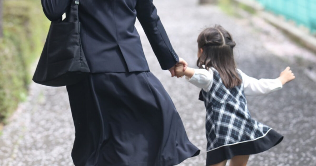 phonto 【公式】教育複合施設CloverHill府中 | 総合教育型民間学童保育・認可外保育・多彩な習い事 | 【2026年版】卒園後の"空白の2週間"を安心に変える!府中市Clover Hillの春休み学童