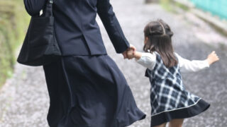 phonto 【公式】教育複合施設CloverHill府中 | 総合教育型民間学童保育・認可外保育・多彩な習い事 | 【2026年版】卒園後の"空白の2週間"を安心に変える!府中市Clover Hillの春休み学童