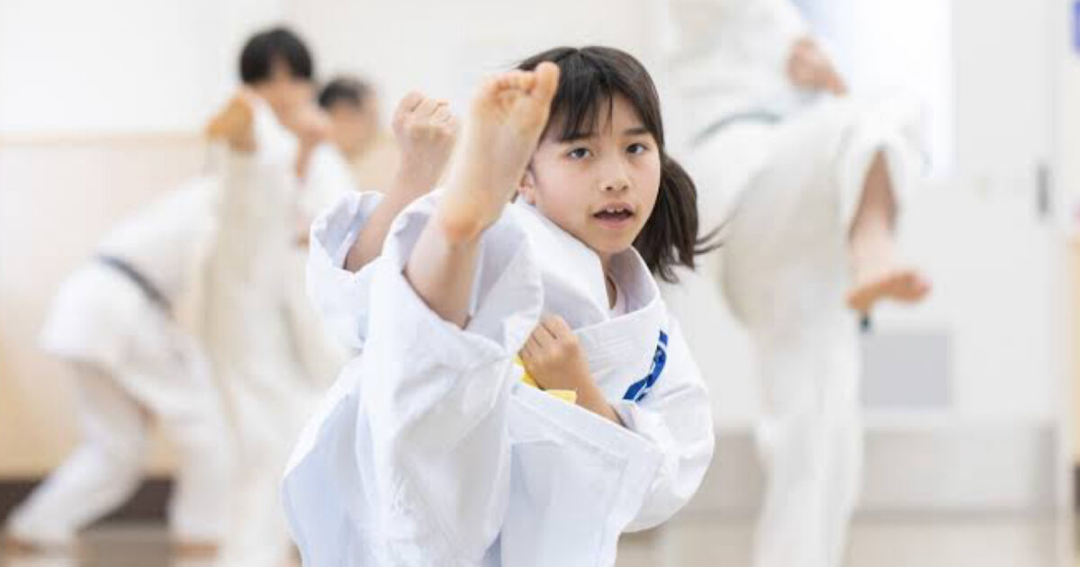 【公式】教育複合施設CloverHill府中 | 総合教育型民間学童保育・認可外保育・多彩な習い事 | 5月の連休明けの「学校行きたくない」を防ぐ。今、空手で体力をつけて新生活の疲れを吹き飛ばすべき理由