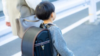 【公式】教育複合施設CloverHill府中 | 総合教育型民間学童保育・認可外保育・多彩な習い事 | 右と左がわからなくなる？新1年生の脳に起こる『環境変化によるパニック』と迷子の関係