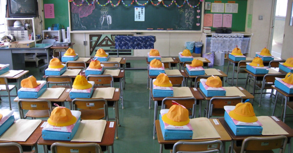 【公式】教育複合施設CloverHill府中 | 総合教育型民間学童保育・認可外保育・多彩な習い事 | 「何をすればいいの?」を卒業！小学校入学準備、12月にやるべき【保護者の最重要アクション】｜府中市の教育複合施設CloverHill