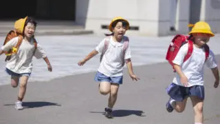 【公式】教育複合施設CloverHill府中 | 総合教育型民間学童保育・認可外保育・多彩な習い事 | 「バカ」「死ね」—小学生の乱暴な言葉遣い、その心理と家庭でできること|府中市の教育複合施設CloverHill