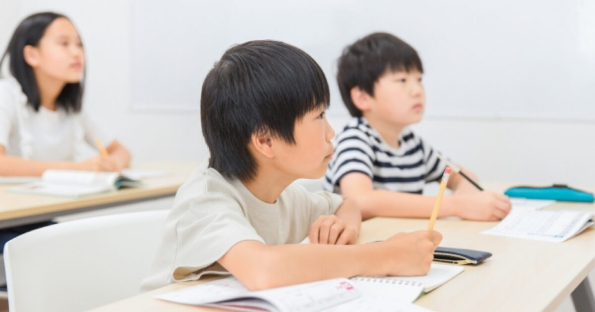 【公式】教育複合施設CloverHill府中 | 総合教育型民間学童保育・認可外保育・多彩な習い事 | 【学年別】小学校2学期の学習進度と、家庭でできる本当のサポートとは